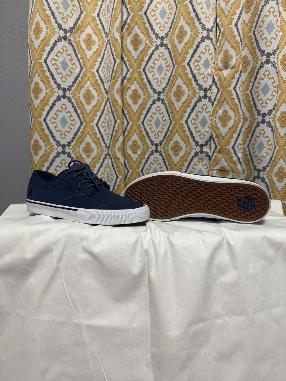Etnies Navy Canvas Low-Top Slip-On Sneakers
